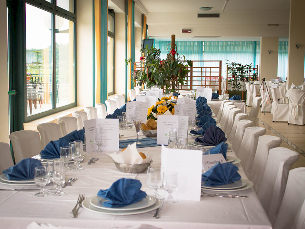 Hotel Ristorante Il Grillo Acquaviva Picena Exterior photo